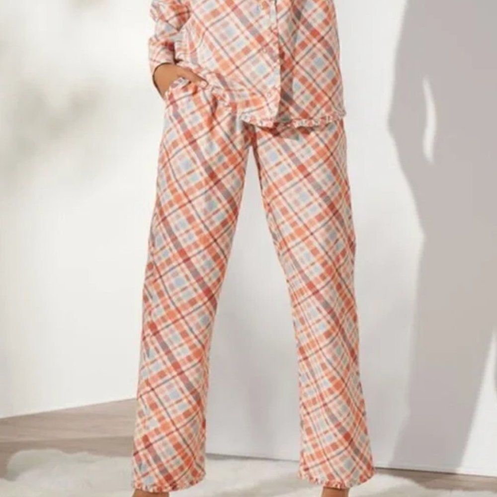 Soft Surroundings Flannel Plaid Pajamas 2 piece PJ Set Plaid Medium Top Pants - Picture 3 of 14